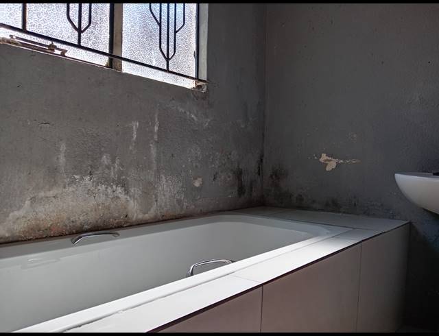 2 BEDROOM FREEHOLD FOR SALE IN VOSLOORUS